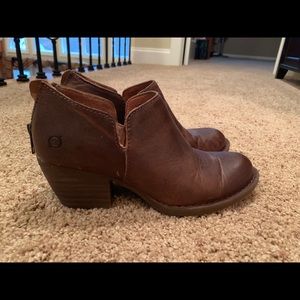 Chestnut brown booties